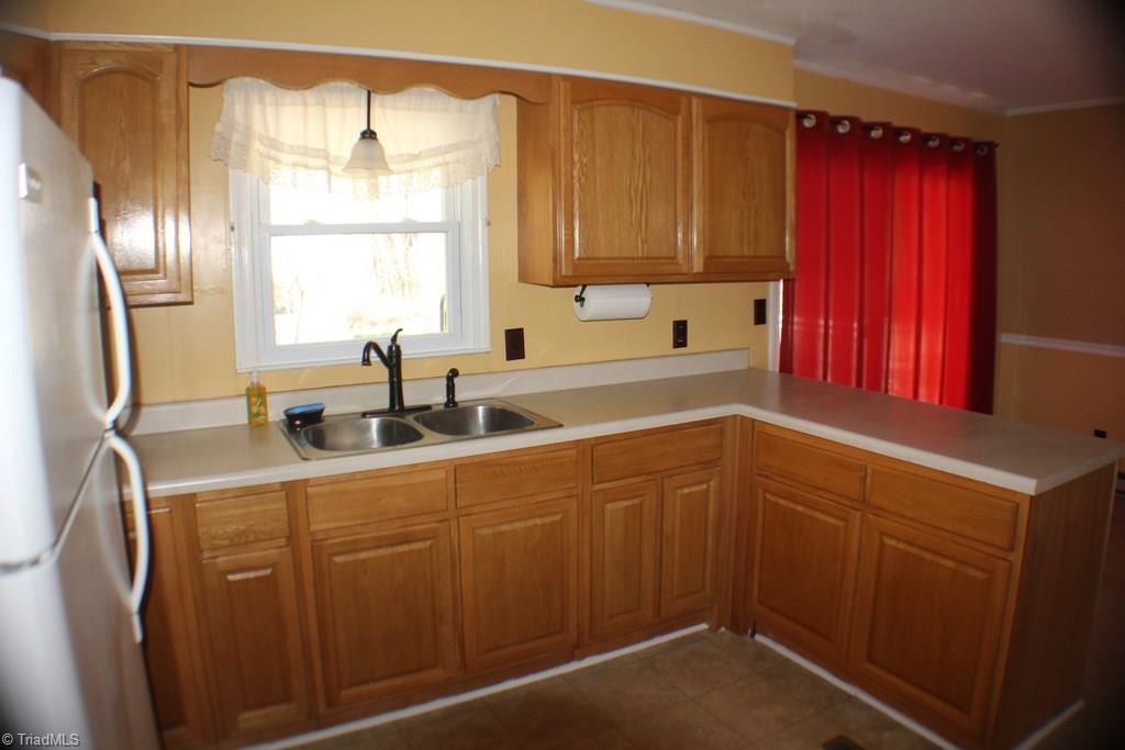 4812 Westfield Road Mount Airy, NC 27030 - Photo 10 of 30 Gallery Image 10