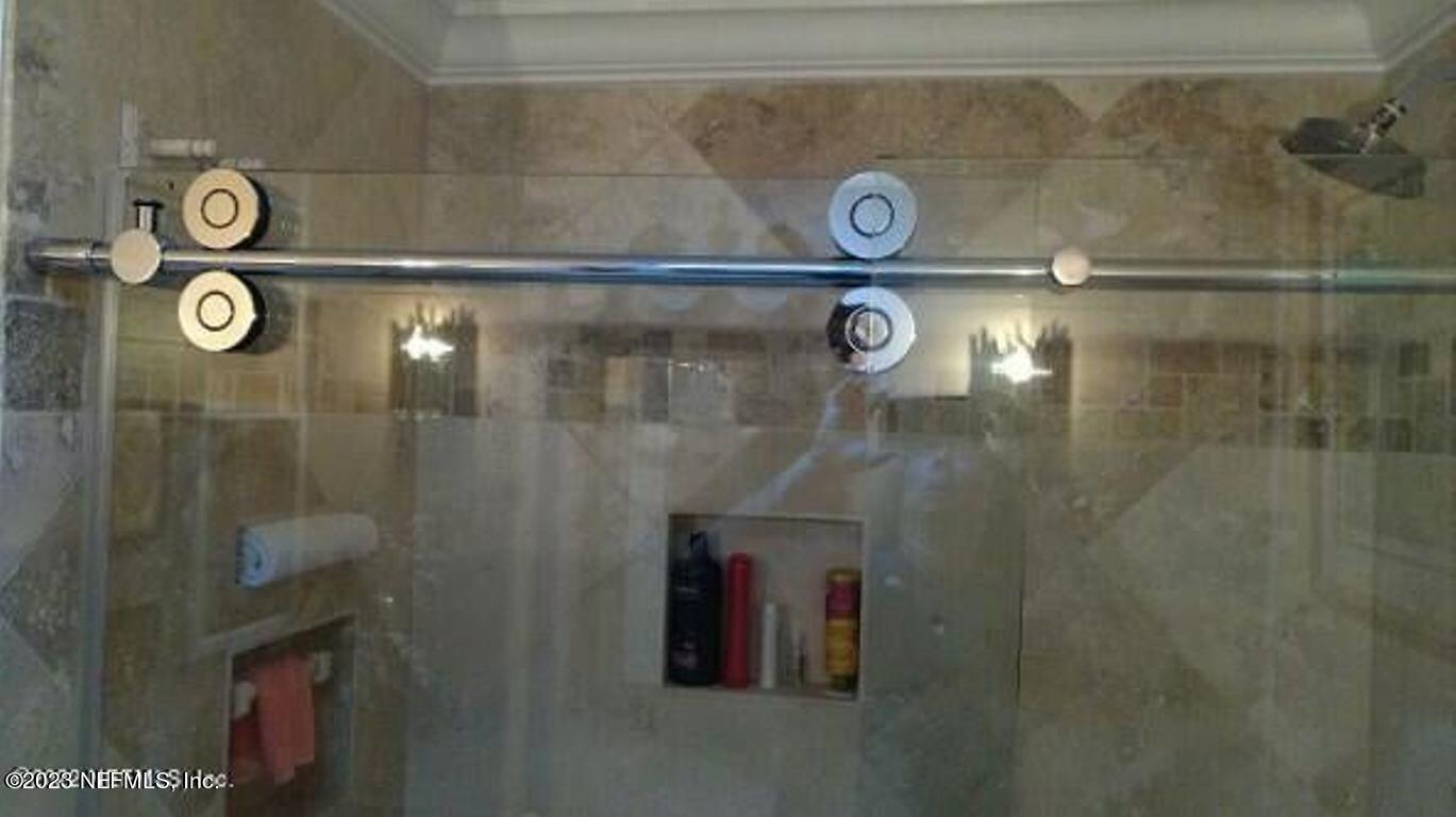 6113 Raintree Road Jacksonville, FL 32277 - Photo 19 of 31 Frameless Glass Shower