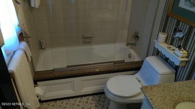 6113 Raintree Road Jacksonville, FL 32277 - Photo 25 of 31 Owner's Bath