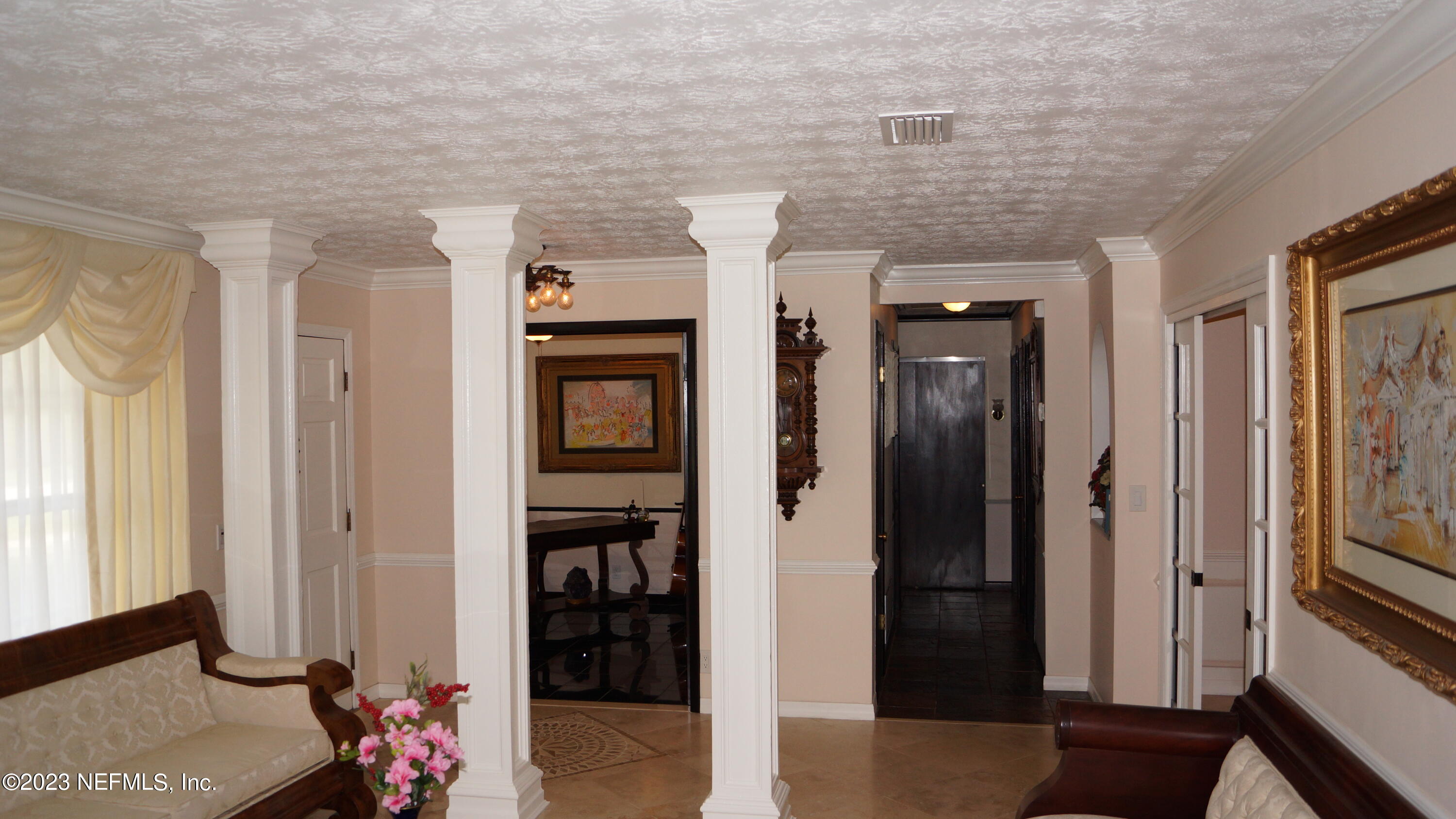 Living Rm.