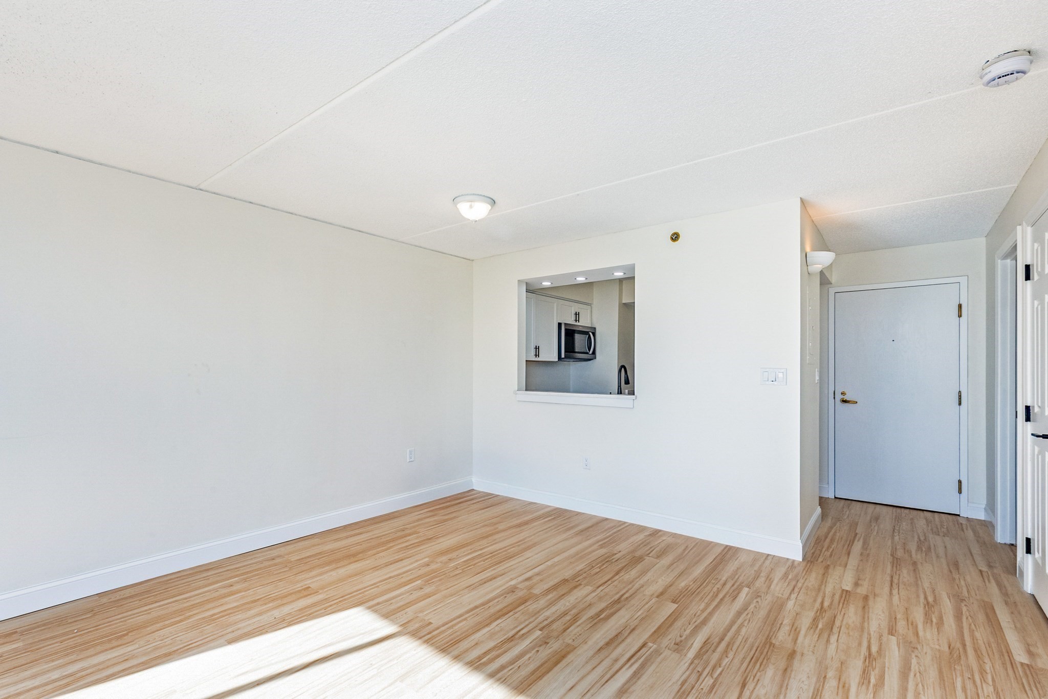 60 Rantoul Street, Unit 503N Beverly, MA 01915 - Photo 3 of 21 Gallery Image 3