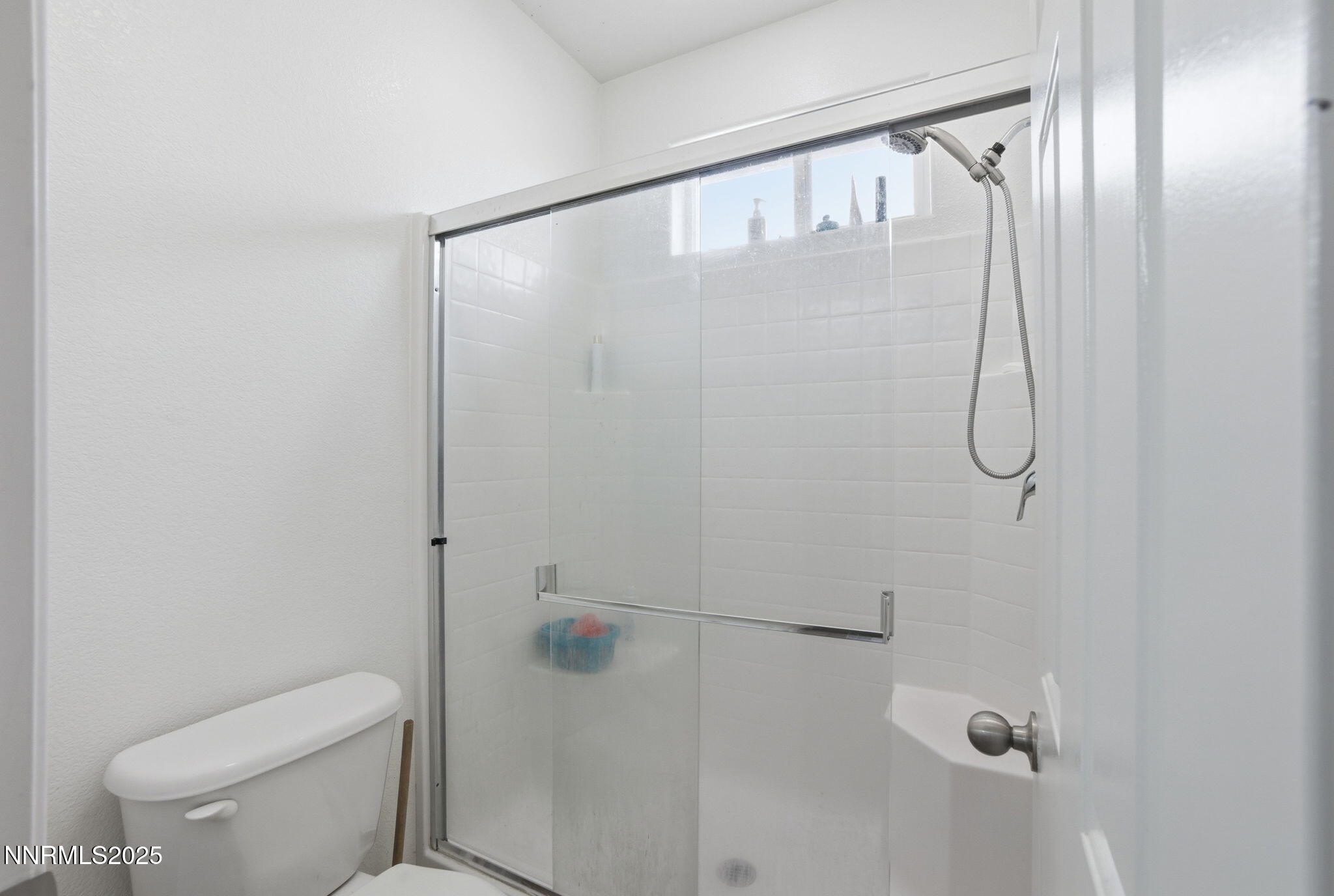 365 Orrcrest Drive Reno, NV 89506 - Photo 19 of 21 Primary bathroom