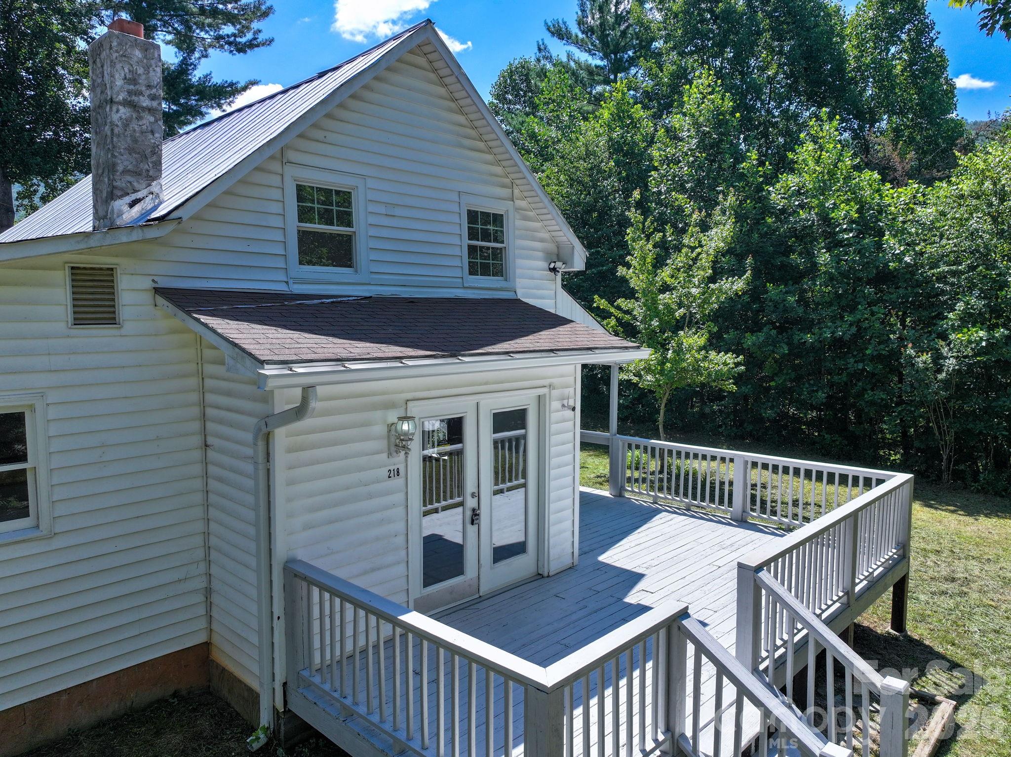 218 Garland Buchanan Road Sylva, NC 28779 - Photo 2 of 34 Gallery Image 2