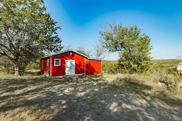 $585,000 | 135 Feather Ridge Rd Center Point, Center Point, TX 78010