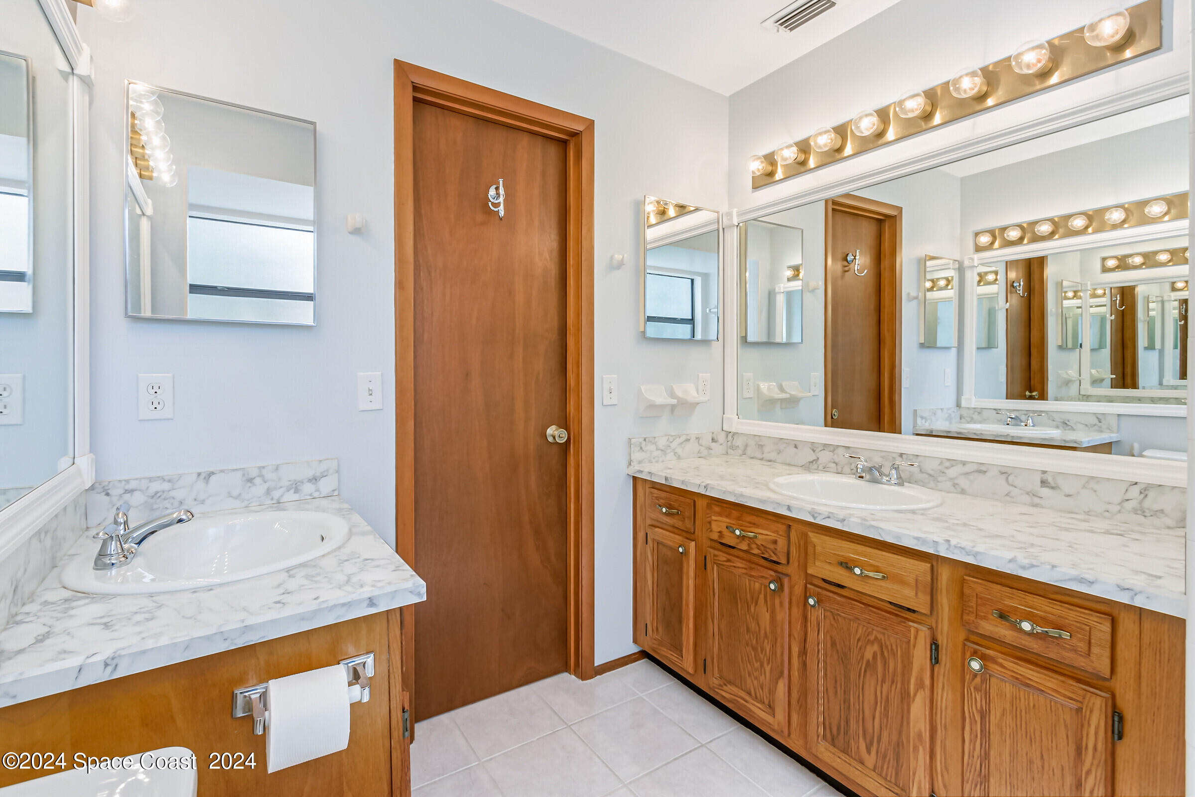 1680 Clover Circle Melbourne, FL 32935 - Photo 22 of 37 Double Sinks