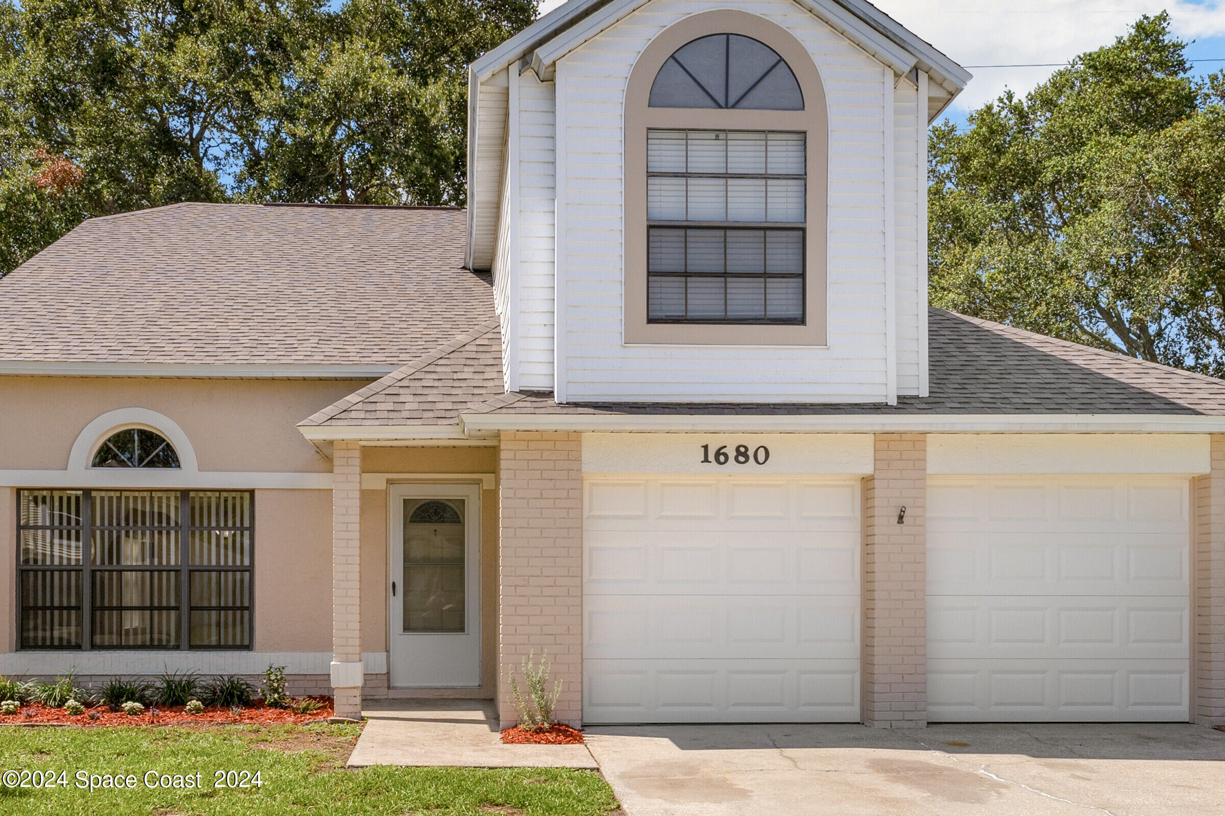 1680 Clover Circle Melbourne, FL 32935 - Photo 4 of 37 Welcome Home