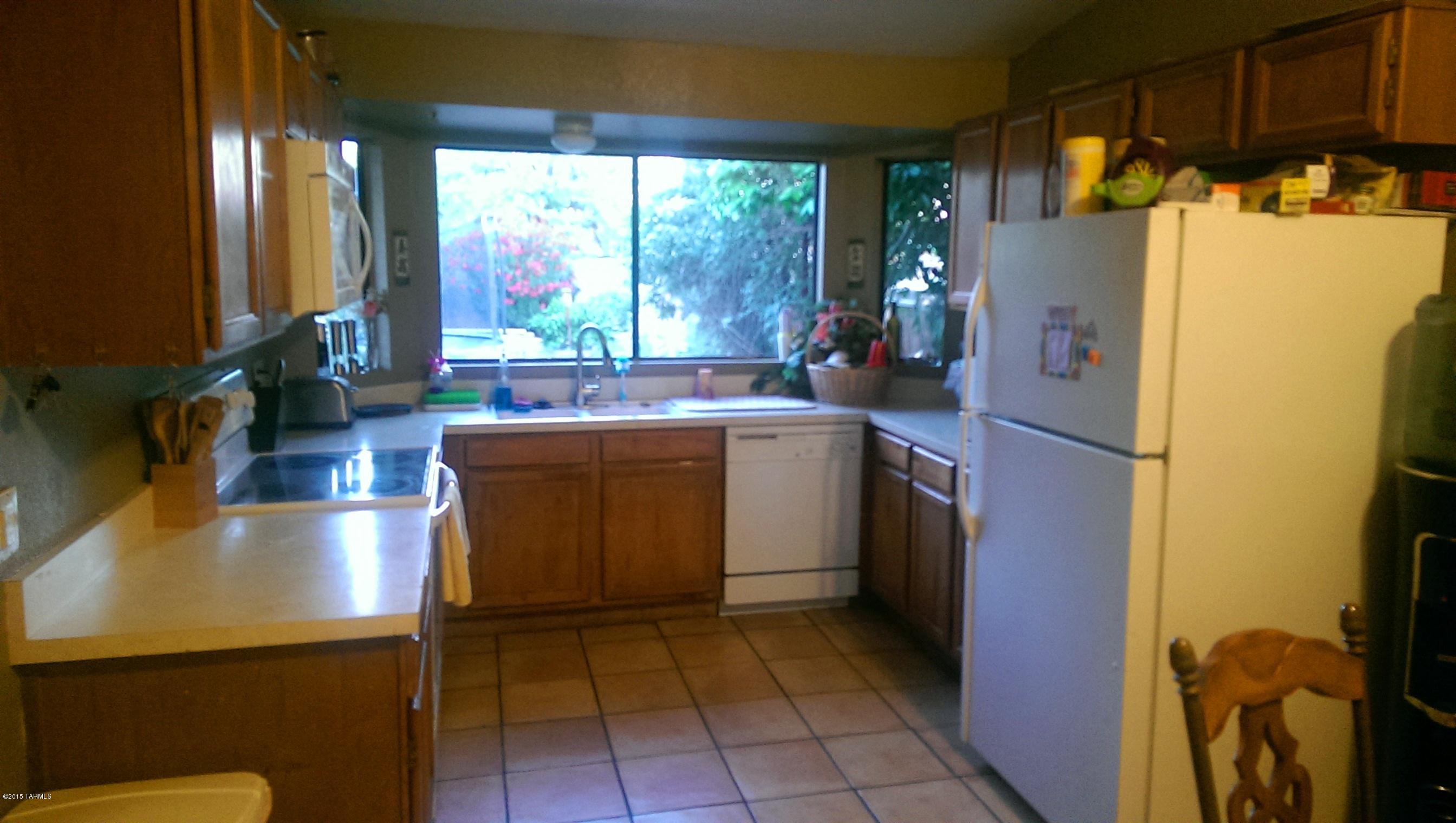 5700 North Ezybrook Road Tucson, AZ 85741 - Photo 4 of 16