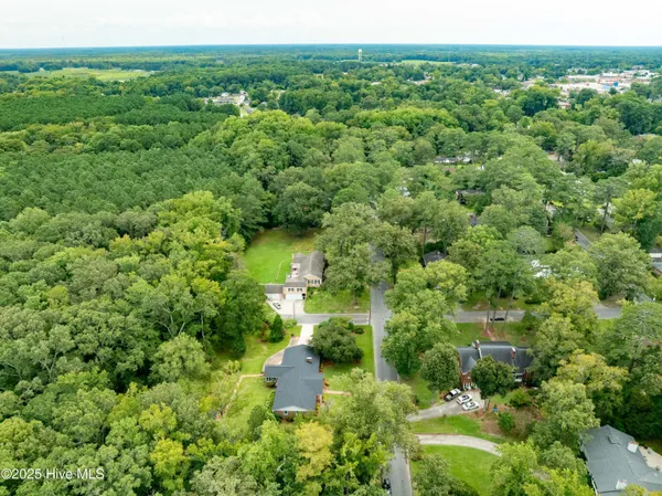 $323,000 | 302 Woodlawn Drive, Williamston, NC 27892