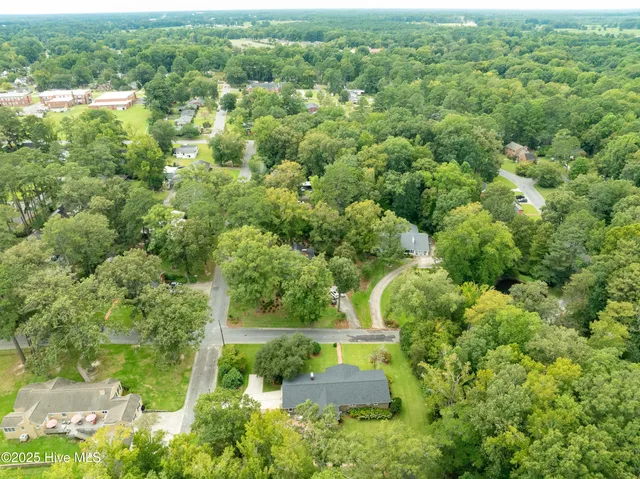 $347,450 | 302 Woodlawn Drive, Williamston, NC 27892