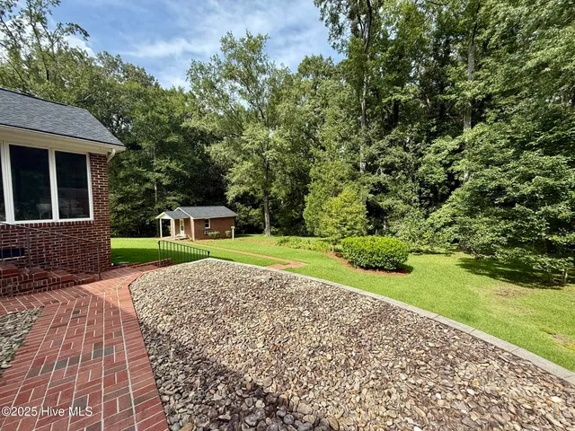 $347,450 | 302 Woodlawn Drive, Williamston, NC 27892