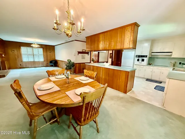 $347,450 | 302 Woodlawn Drive, Williamston, NC 27892