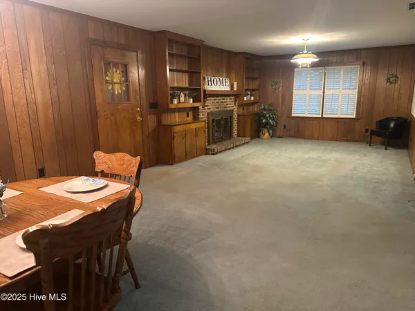 $323,000 | 302 Woodlawn Drive, Williamston, NC 27892