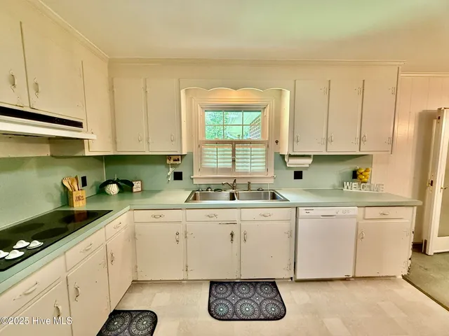 $347,450 | 302 Woodlawn Drive, Williamston, NC 27892