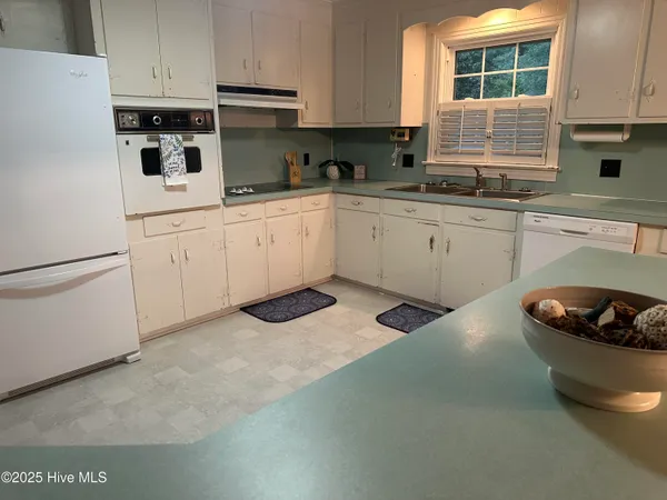 $323,000 | 302 Woodlawn Drive, Williamston, NC 27892