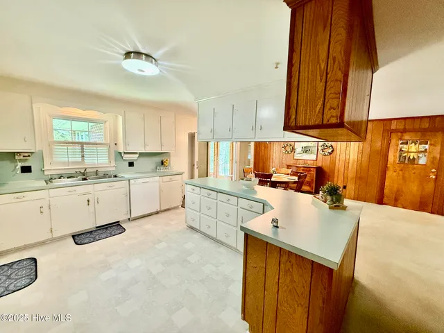 $347,450 | 302 Woodlawn Drive, Williamston, NC 27892