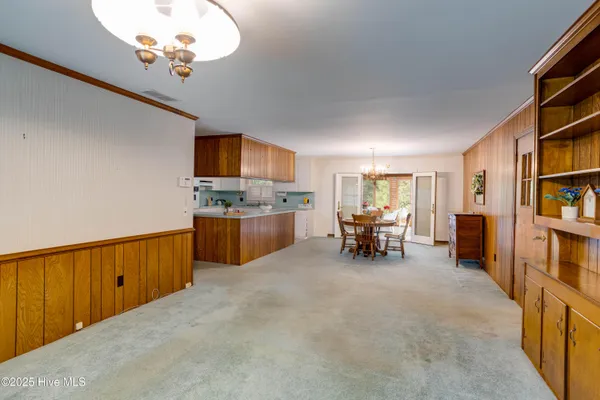 $323,000 | 302 Woodlawn Drive, Williamston, NC 27892