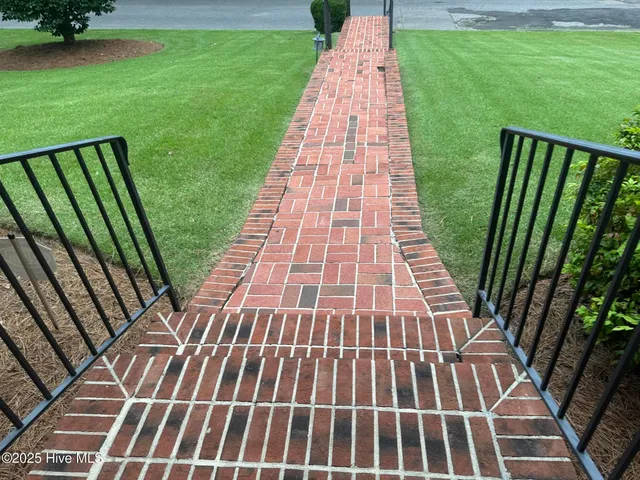 $347,450 | 302 Woodlawn Drive, Williamston, NC 27892