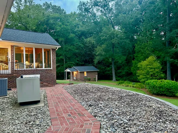 $323,000 | 302 Woodlawn Drive, Williamston, NC 27892