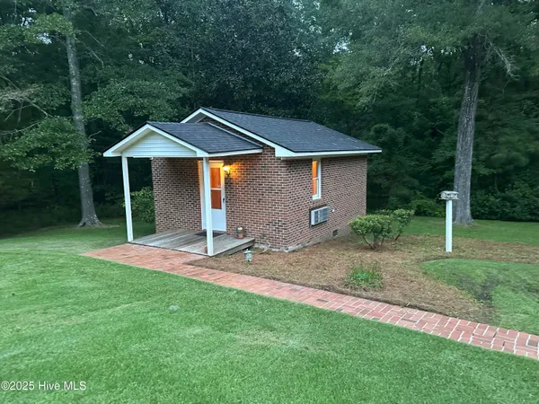 $323,000 | 302 Woodlawn Drive, Williamston, NC 27892