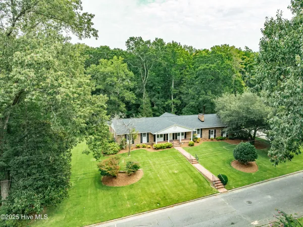 $323,000 | 302 Woodlawn Drive, Williamston, NC 27892