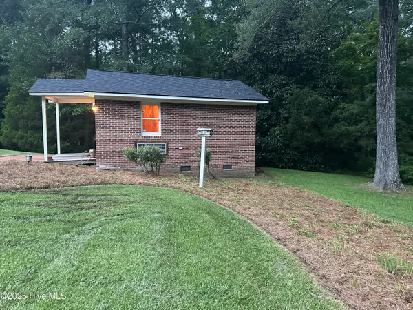 $323,000 | 302 Woodlawn Drive, Williamston, NC 27892