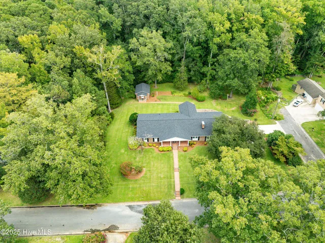 $347,450 | 302 Woodlawn Drive, Williamston, NC 27892