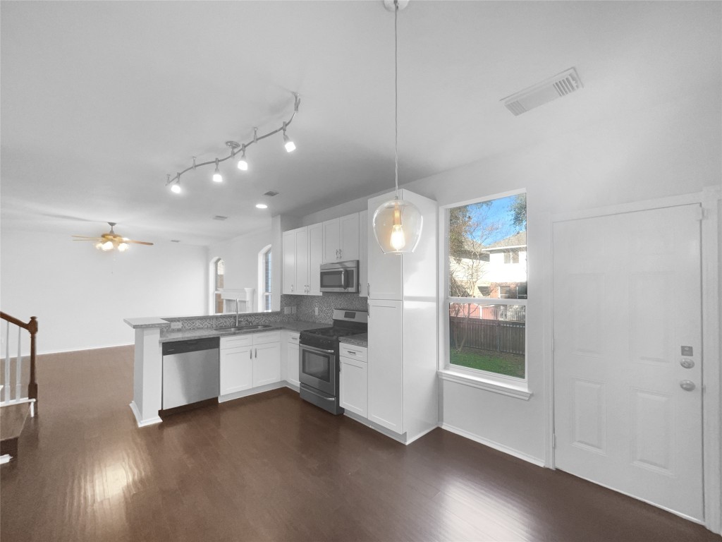 1718 Rosenborough Lane South Round Rock, TX 78665 - Photo 10 of 23