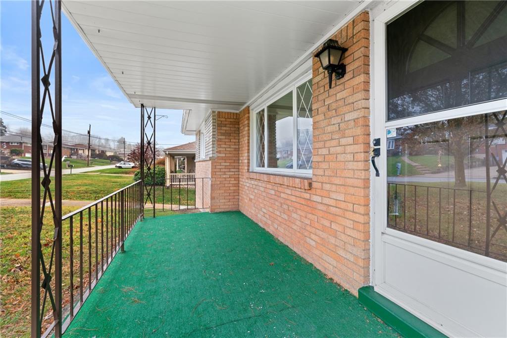 313 Benchoff Street Elizabeth, PA 15037 - Photo 2 of 28