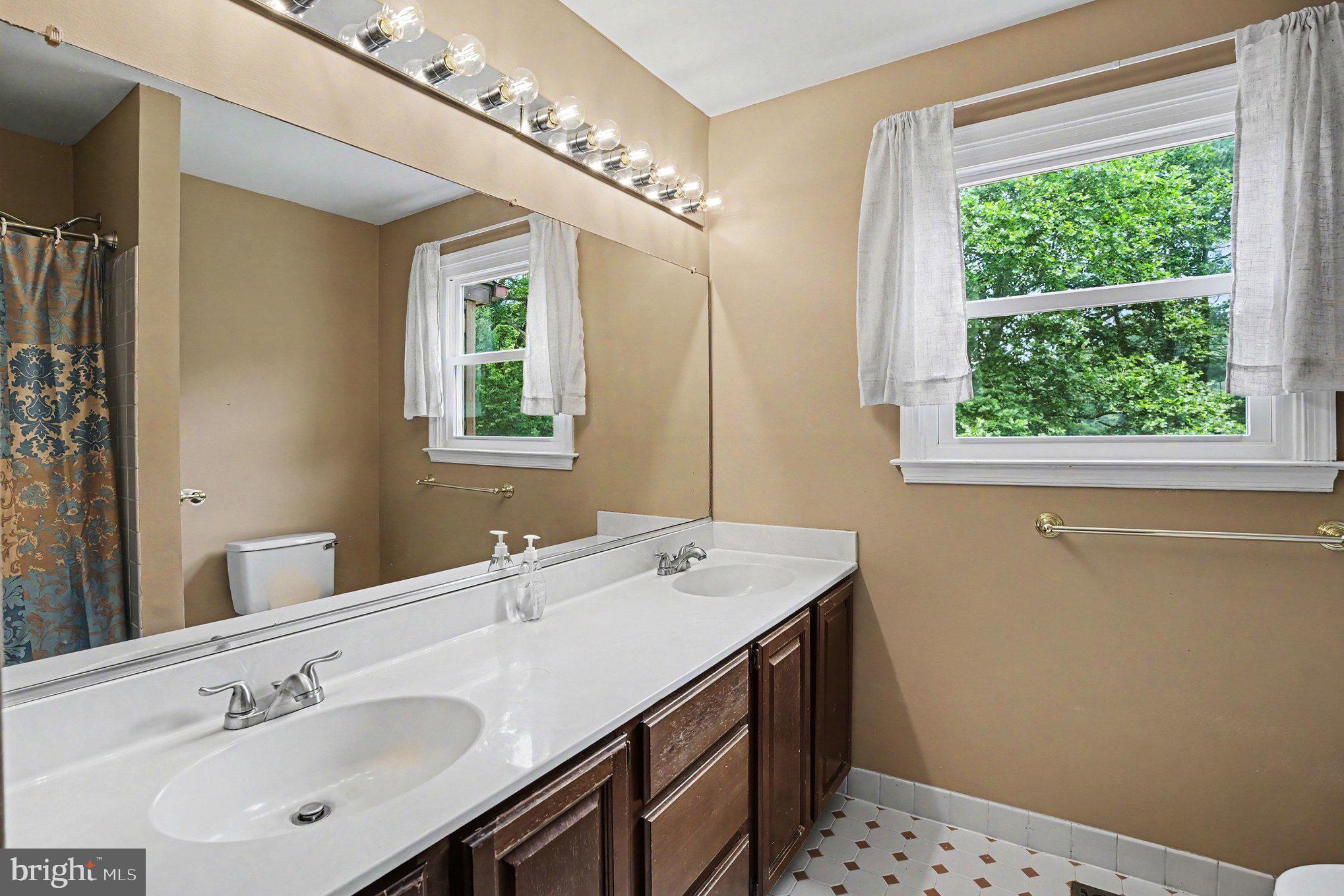 444 Valleybrook Road Media, PA 19063 - Photo 32 of 46 Hall Bath