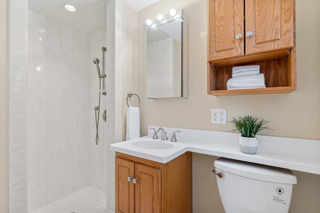 34 North Border Road Winchester, MA 01890 - Photo 17 of 40 Gallery Image 17
