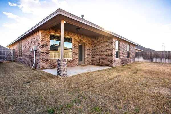 $2,295 | 2328 104th Street, Lubbock, TX 79423