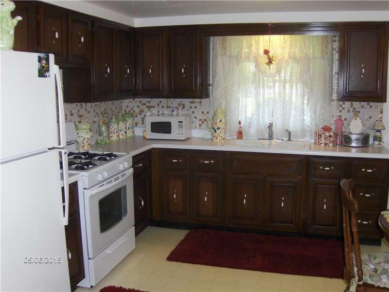 19 Reed Street Burgettstown, PA 15021 - Photo 2 of 18 Kitchen.