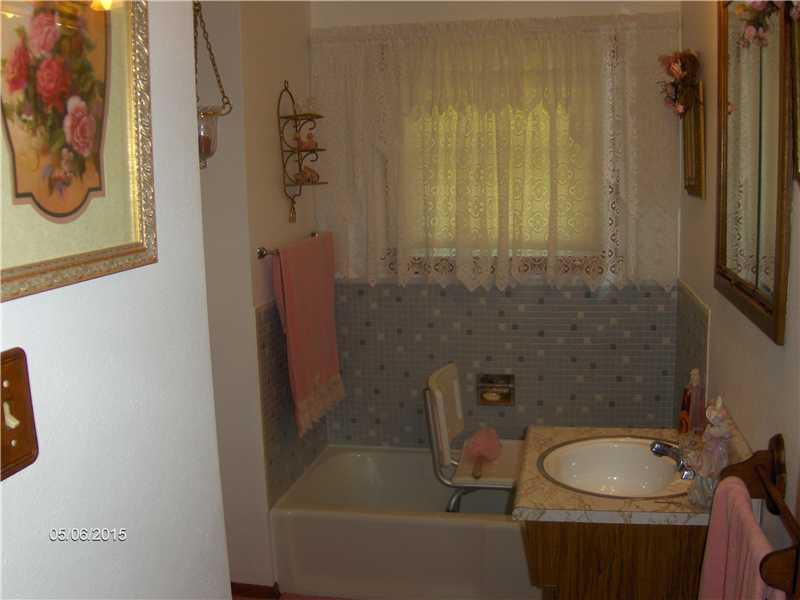 19 Reed Street Burgettstown, PA 15021 - Photo 12 of 18 Other. Main Bath