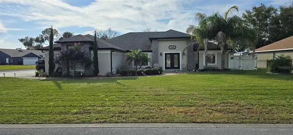 $495,000 | 336 Lakecrest Drive, Tavares, FL 32778