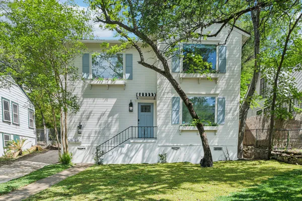 $3,499 | 1205 Alta Vista Avenue, Unit A, Austin, TX 78704