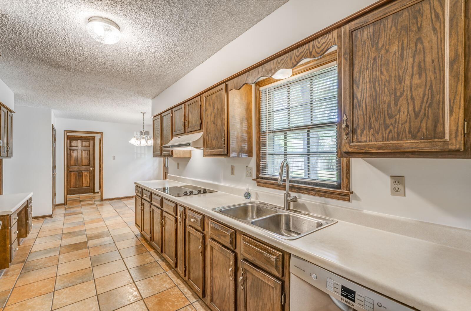 2044 Allenby Road Germantown, TN 38139 - Photo 13 of 40 Gallery Image 13