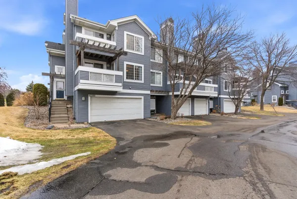 $310,000 | 15665 24th Avenue North, Unit E, Plymouth, MN 55447