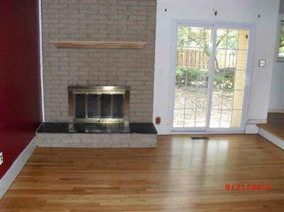 24085 Rockingham Street Southfield, MI 48033 - Photo 6 of 11 20159750-5.JPG