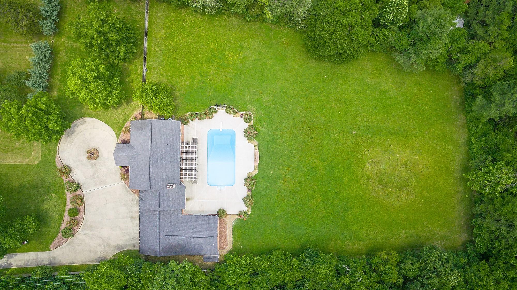724 Graysville Road Chattanooga, TN 37421 - Photo 4 of 51 Sits on almost 3 acres