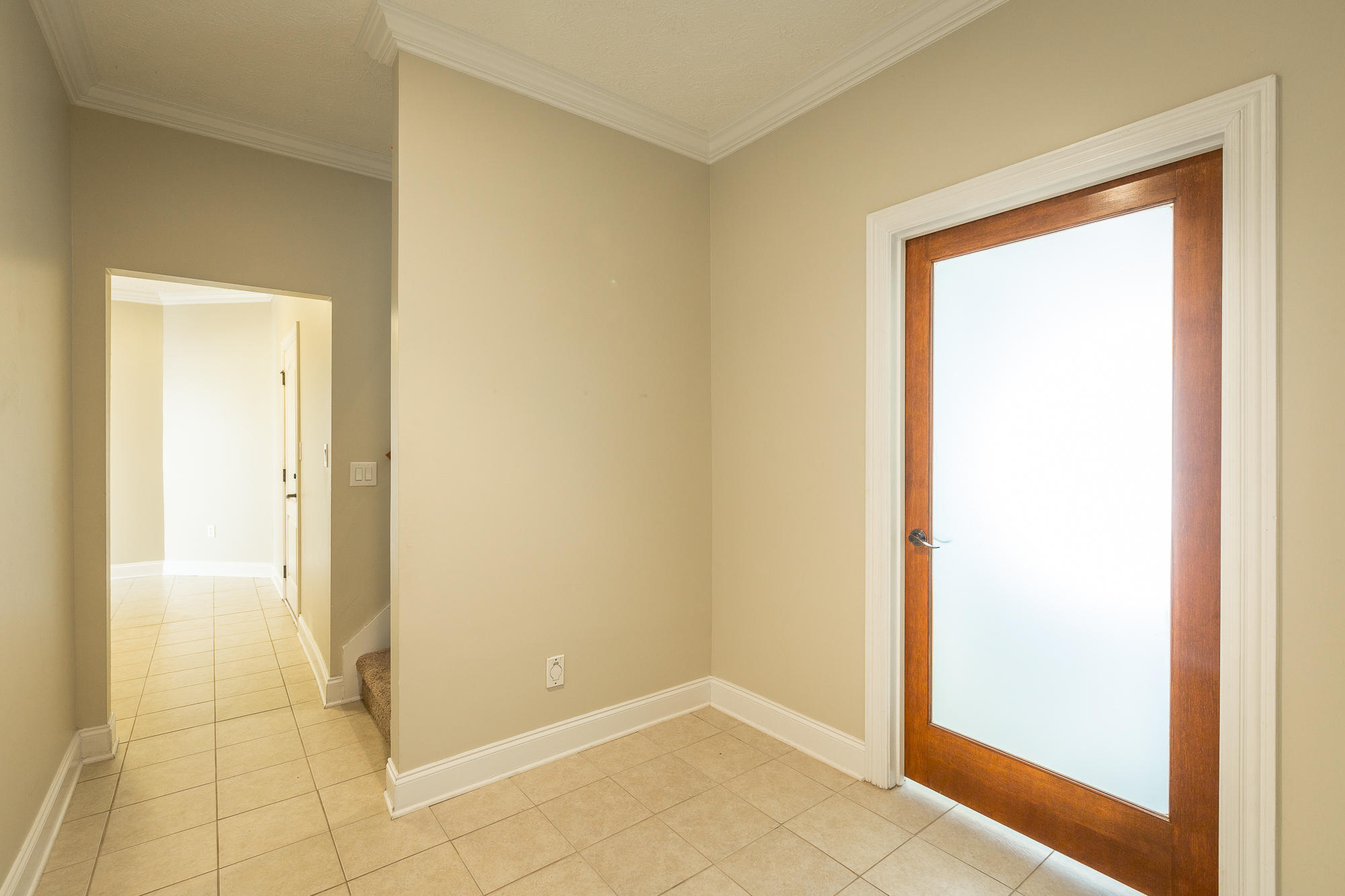 724 Graysville Road Chattanooga, TN 37421 - Photo 36 of 51 Hallway to Office/Study