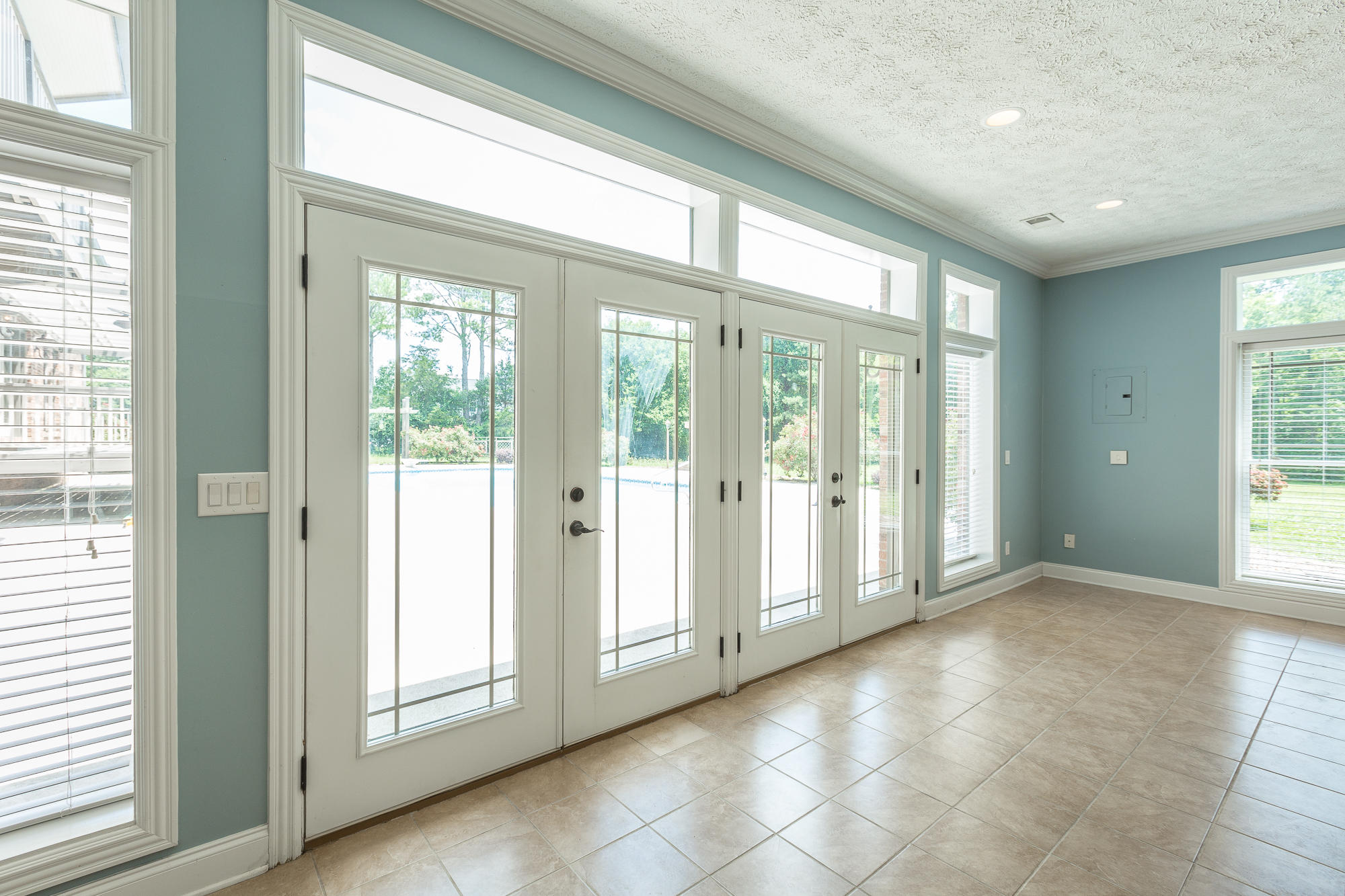 724 Graysville Road Chattanooga, TN 37421 - Photo 42 of 51 Doors to Patio/Pool