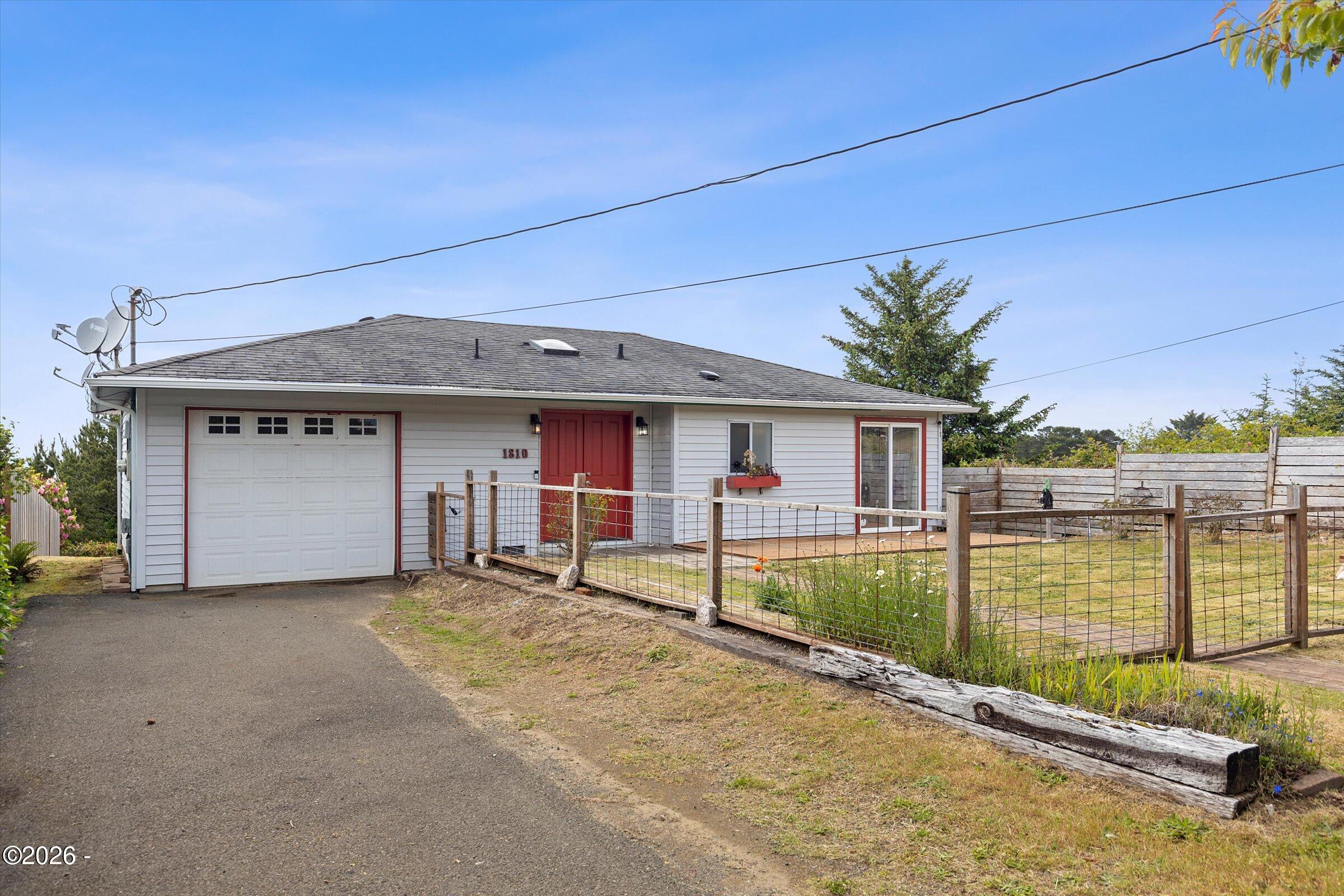 1810 Northwest View Ridge Drive Waldport, OR 97394 - Photo 3 of 40 34-IMG_6303