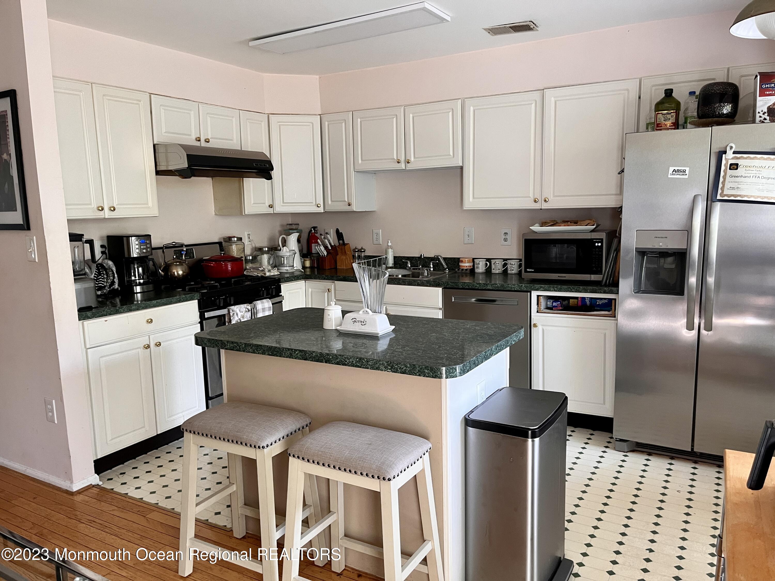 151 Setter Place, Unit 1000 Freehold, NJ 07728 - Photo 11 of 22 IMG_1881