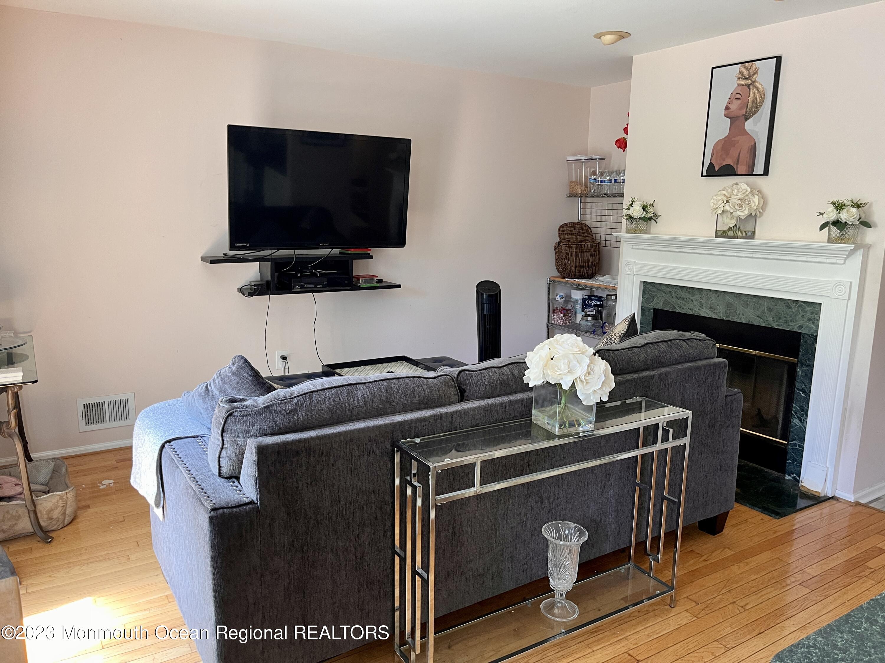 151 Setter Place, Unit 1000 Freehold, NJ 07728 - Photo 10 of 22 IMG_1880