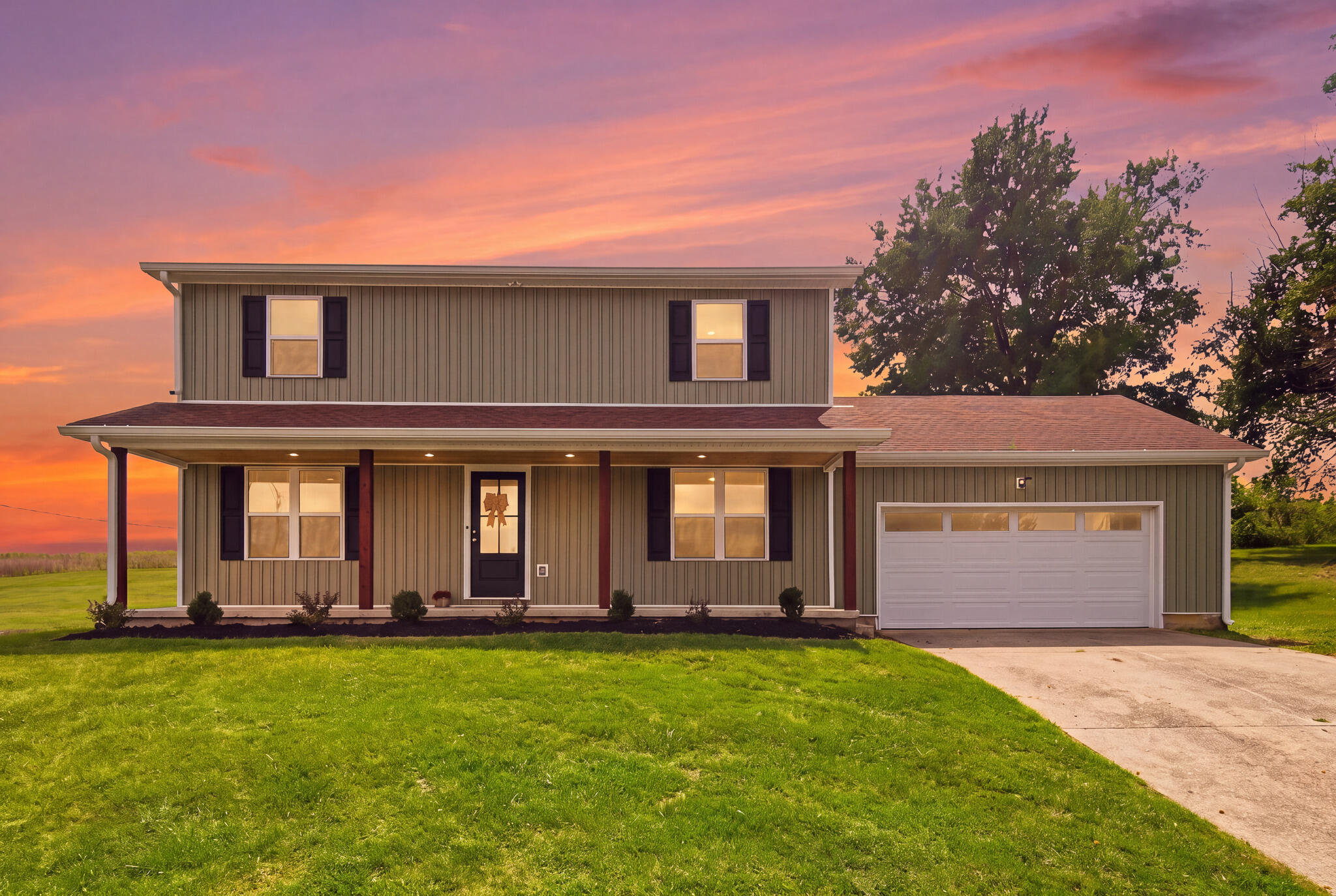 1017 Regency Road Danville, KY 40422 - Photo 1 of 54 1_dsc08295_reedit_00edfb93_twilight_2205