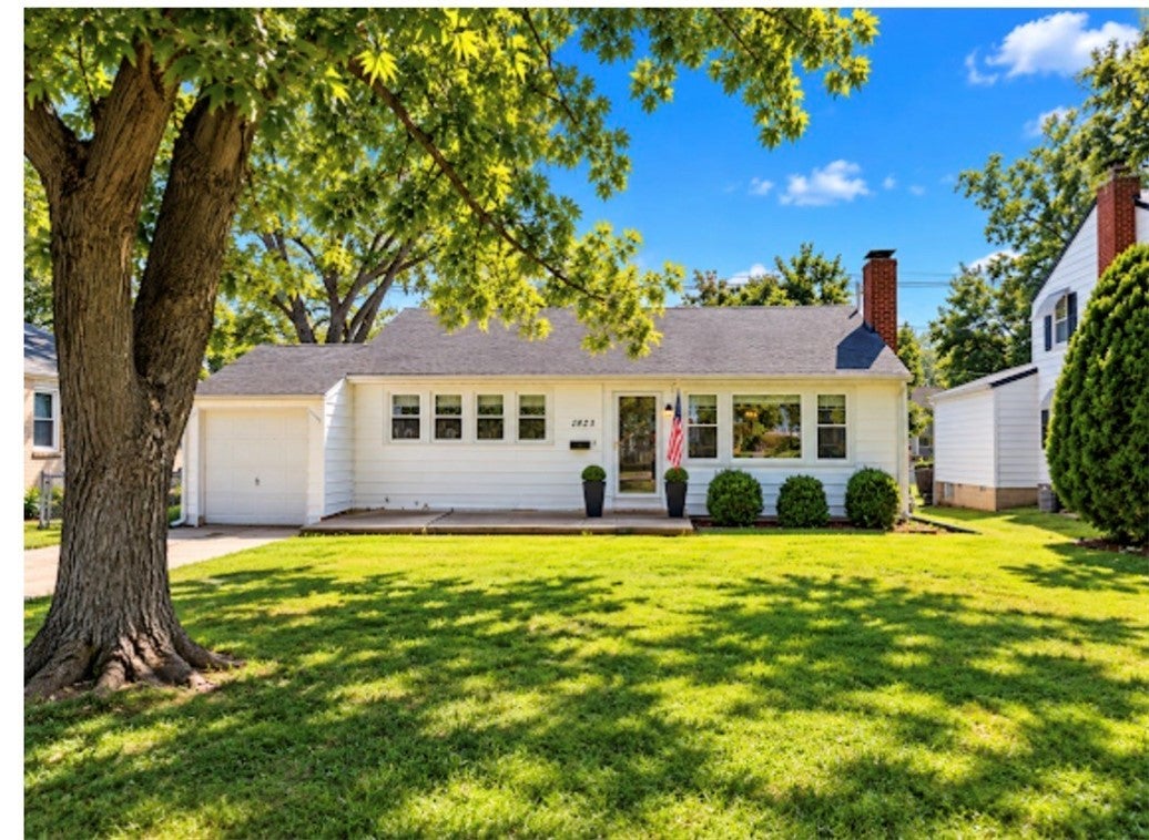 1823 Riverview Avenue Decatur, IL 62522 - Photo 2 of 19 Gallery Image 2
