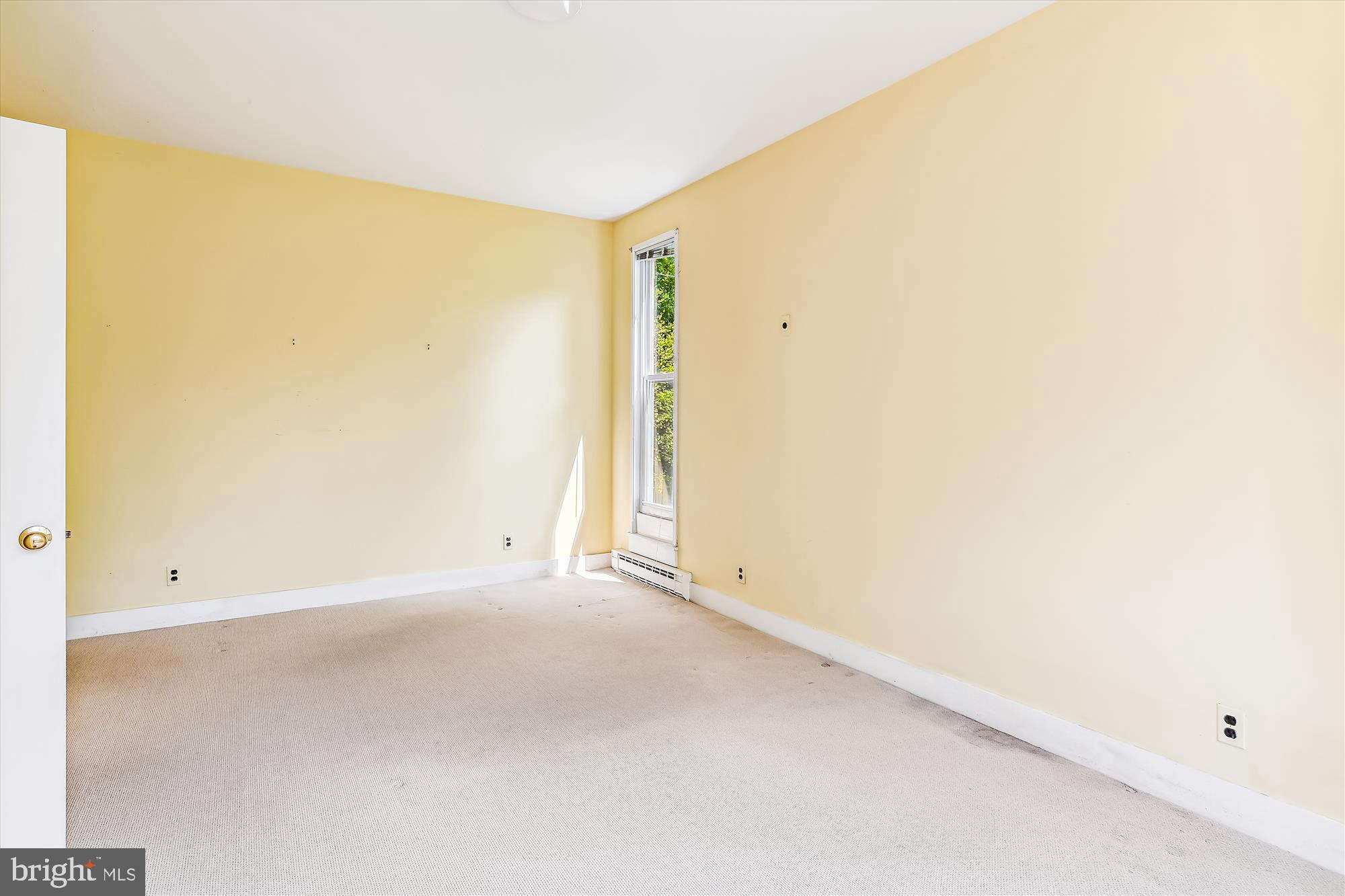 6211 Pinehurst Road Baltimore, MD 21212 - Photo 26 of 37 a view of an empty room