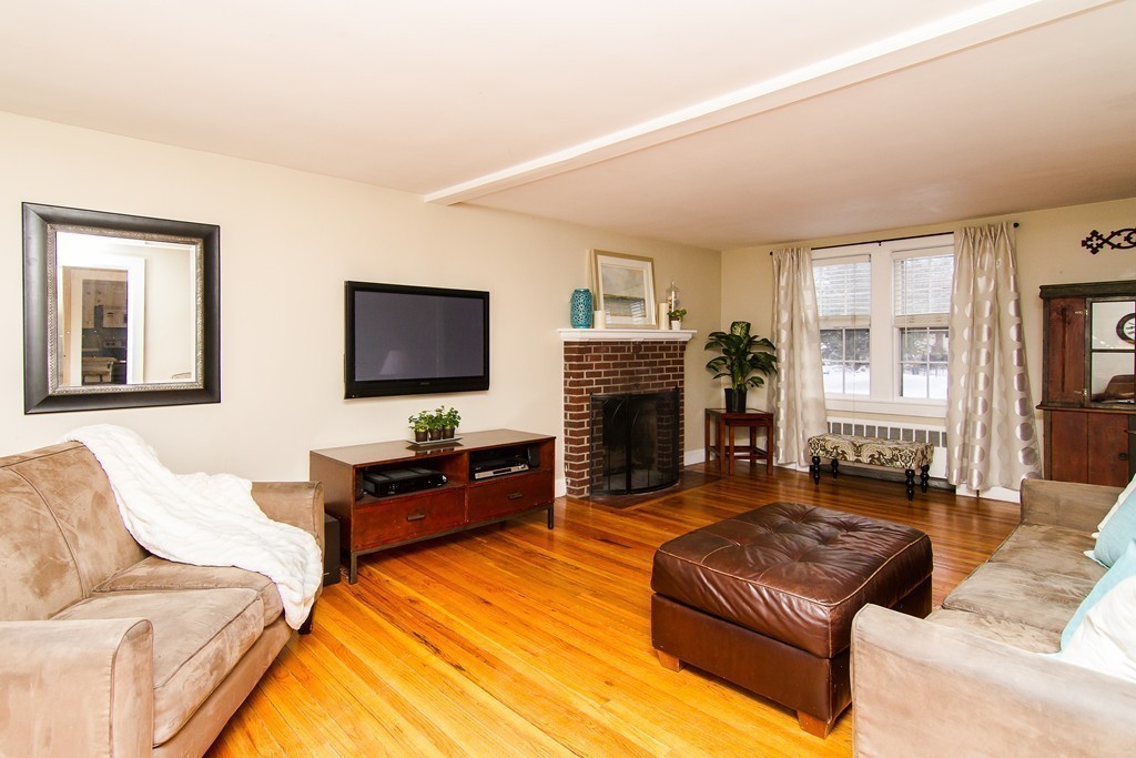 406 Common Street Walpole, MA 02081 - Photo 8 of 18 Gallery Image 8