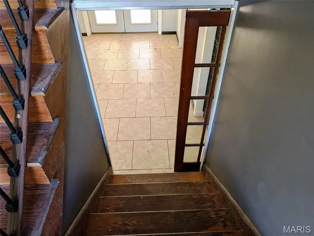 $195,500 | 630 Lamplight Lane, Hazelwood, MO 63042