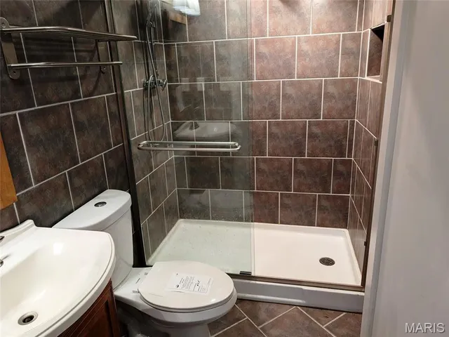 $195,500 | 630 Lamplight Lane, Hazelwood, MO 63042